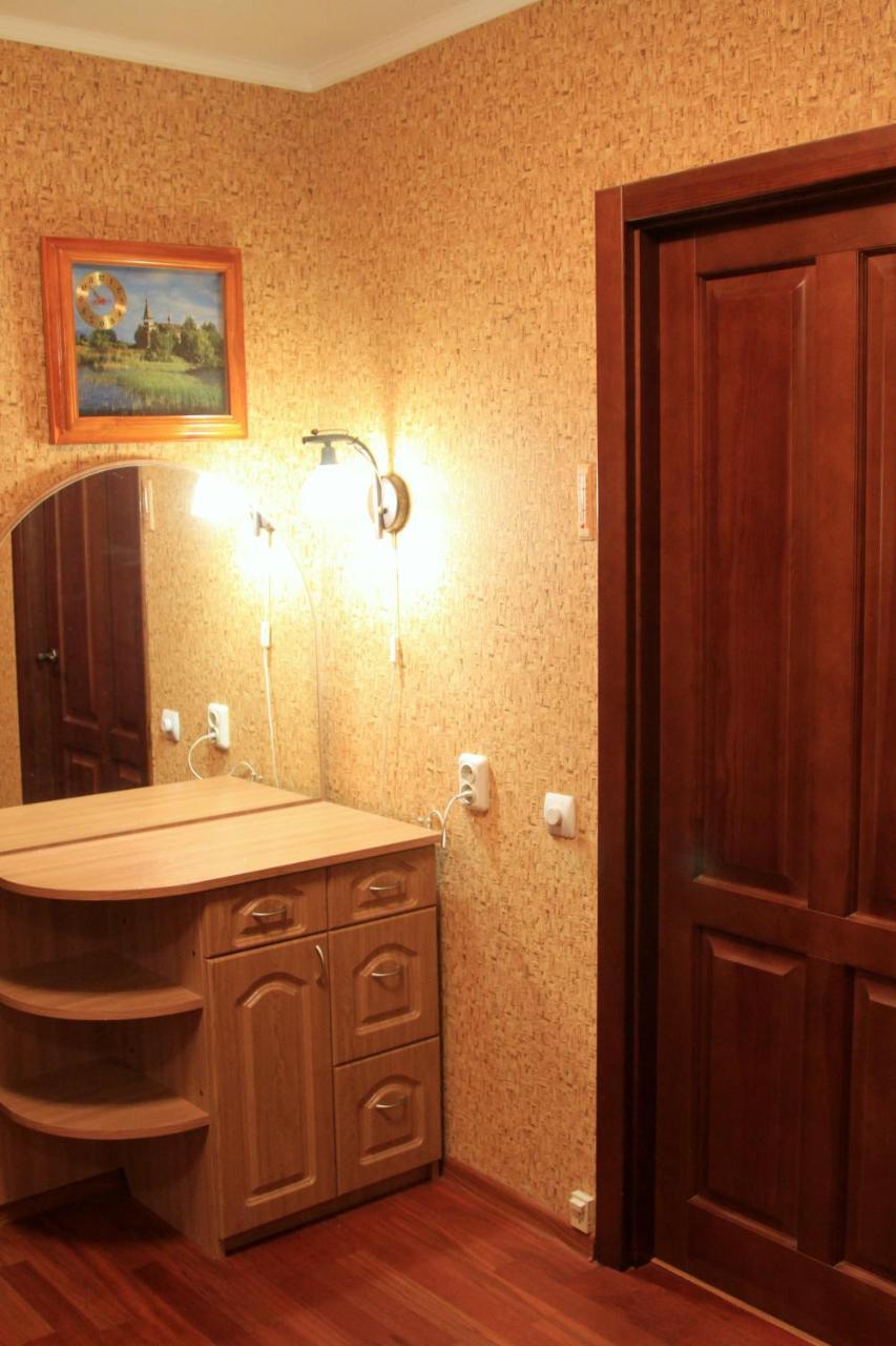 Apartment Near Metro Akademgorodok Kiev Exterior photo